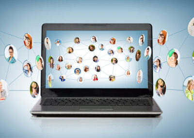 Fostering Social Learning through Online Communication